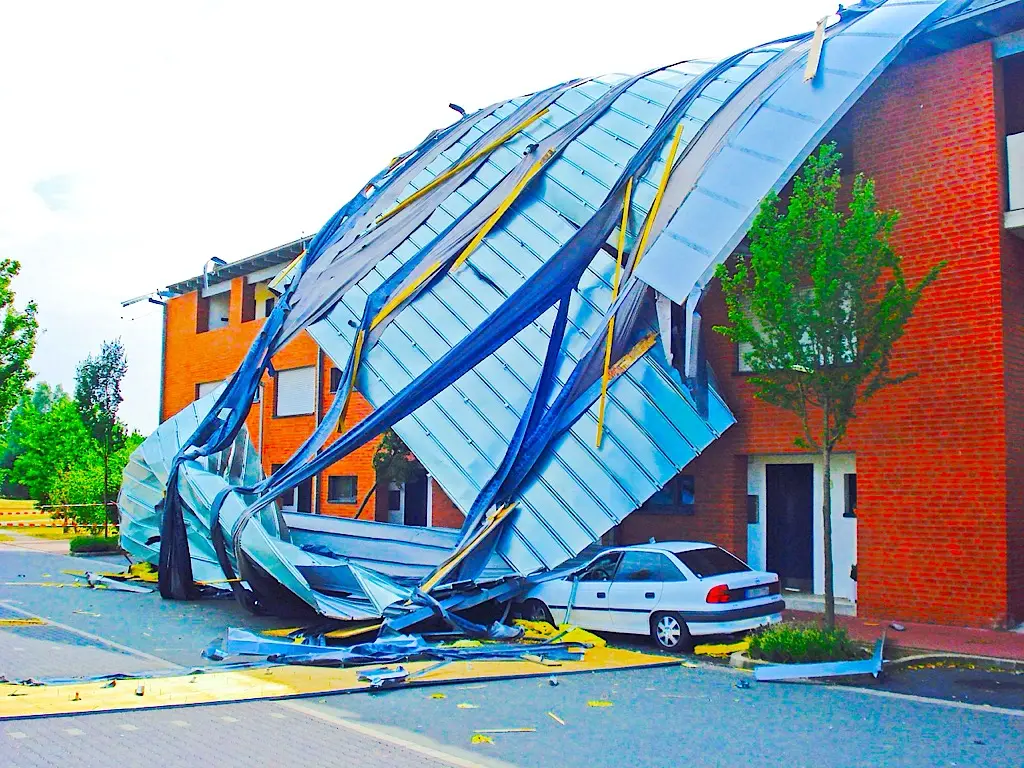 Preparing Your Roof for Storm Damage - Essential Tips and Guidelines 2