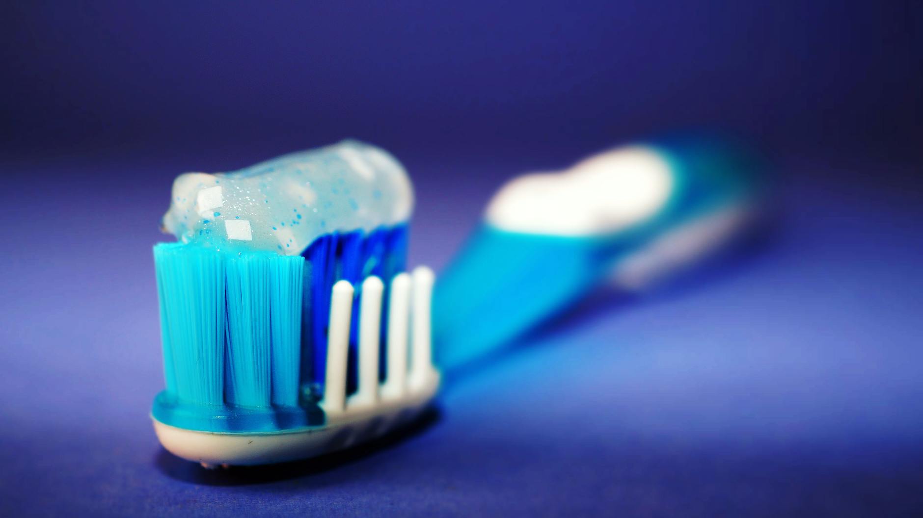 How to choose the best toothpaste for sensitive teeth